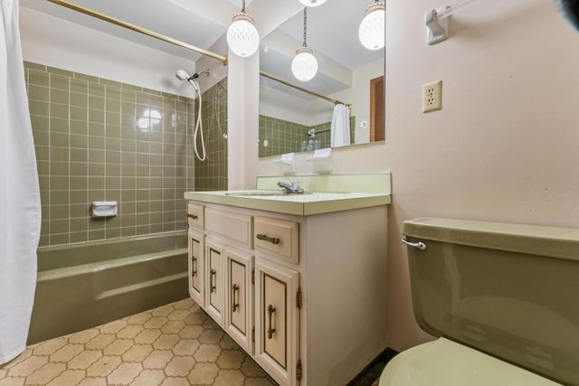 6169 Meadow Wood Lane, Columbus, OH 43228