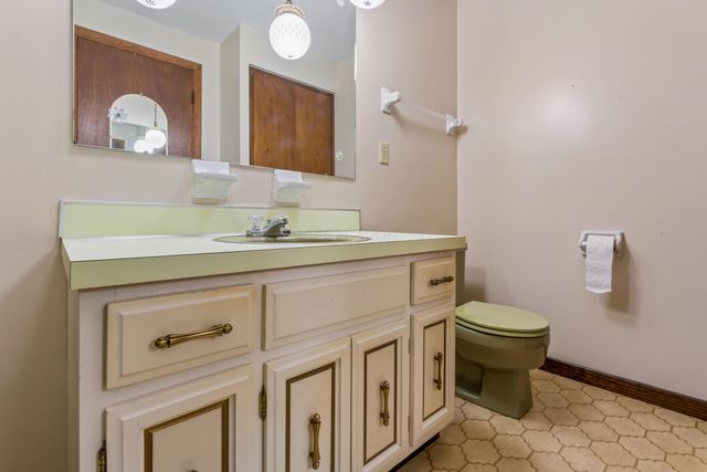 6169 Meadow Wood Lane, Columbus, OH 43228
