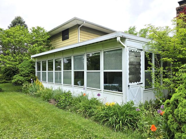 6169 Meadow Wood Lane, Columbus, OH 43228