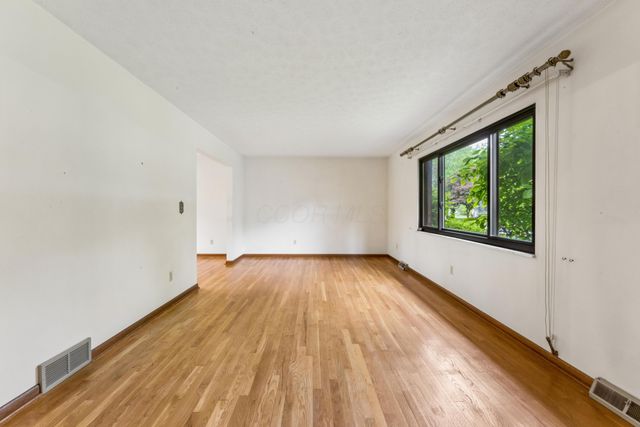 6169 Meadow Wood Lane, Columbus, OH 43228