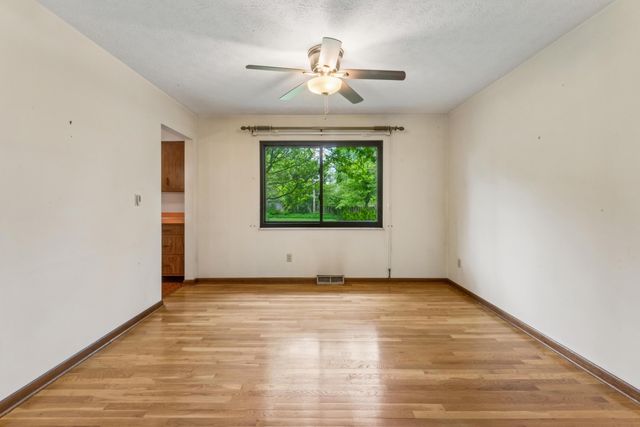 6169 Meadow Wood Lane, Columbus, OH 43228