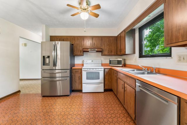 6169 Meadow Wood Lane, Columbus, OH 43228