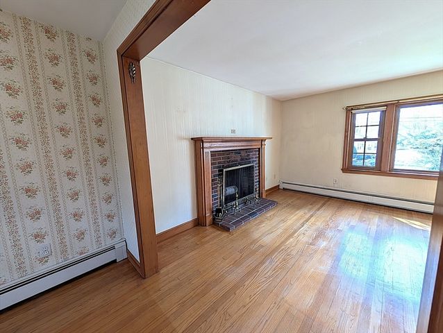 1 Louise St, Maynard, MA 01754