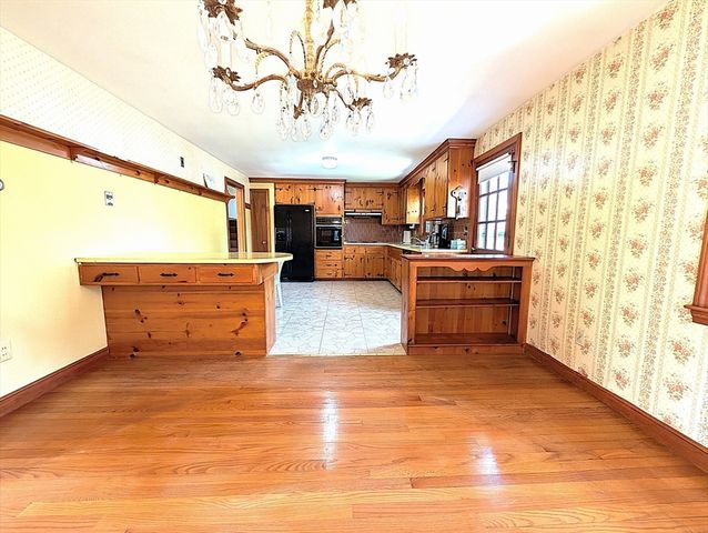 1 Louise St, Maynard, MA 01754