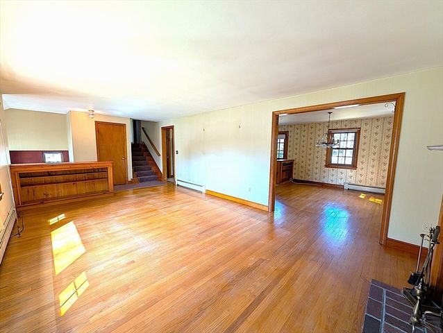 1 Louise St, Maynard, MA 01754