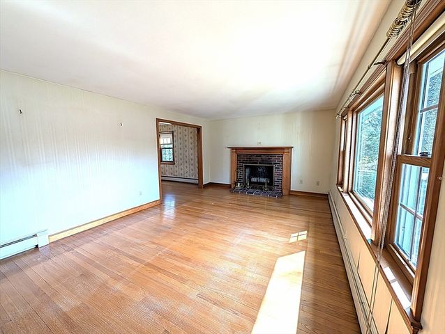 1 Louise St, Maynard, MA 01754