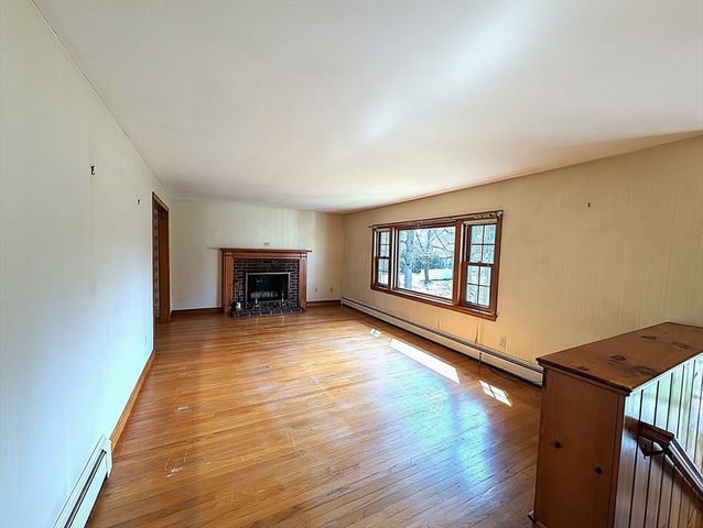 1 Louise St, Maynard, MA 01754