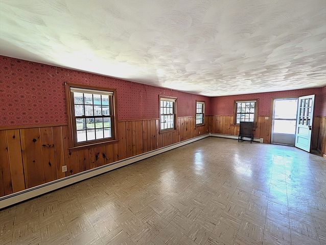 1 Louise St, Maynard, MA 01754