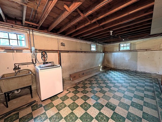 1 Louise St, Maynard, MA 01754