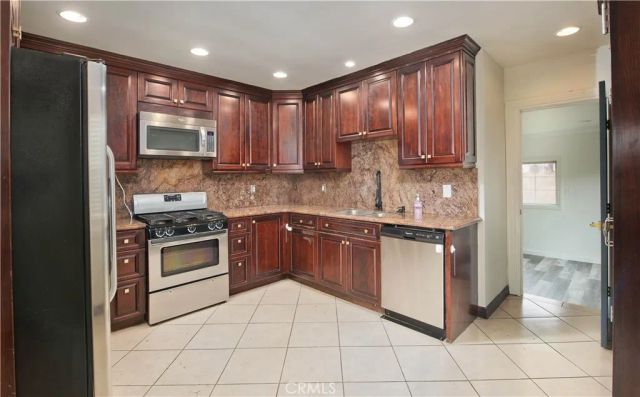 13568 Ottoman, Arleta, CA 91331