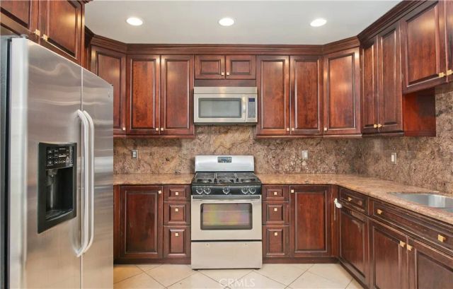 13568 Ottoman, Arleta, CA 91331