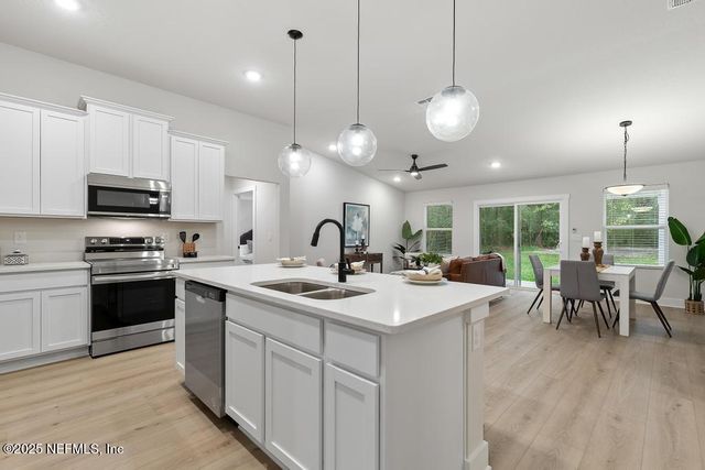 5124 PARETE Road S, Jacksonville, FL 32218