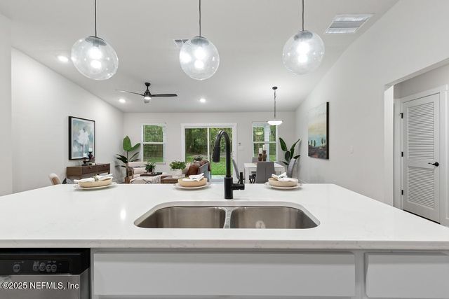 5124 PARETE Road S, Jacksonville, FL 32218