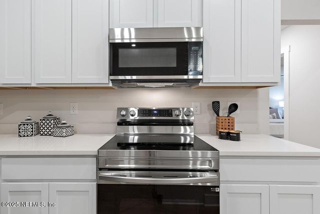 5124 PARETE Road S, Jacksonville, FL 32218