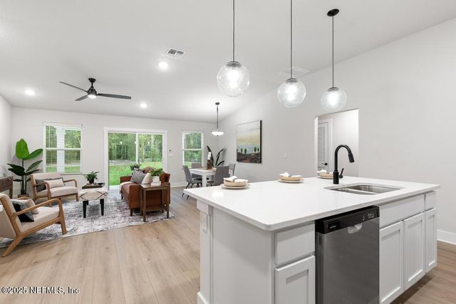 5124 PARETE Road S, Jacksonville, FL 32218