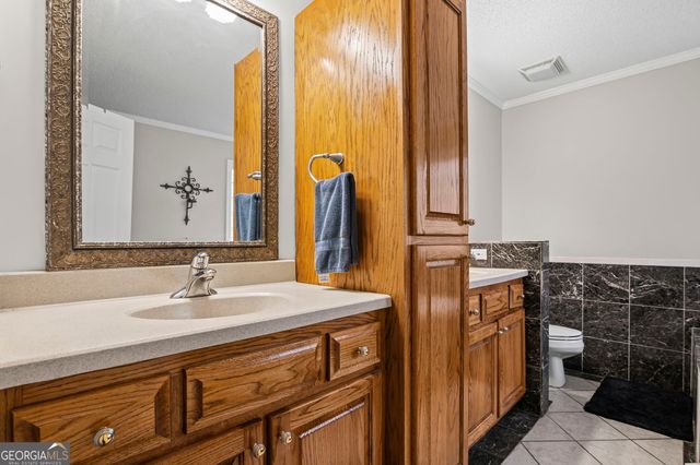 8 Cameron Street, Moreland, GA 30259