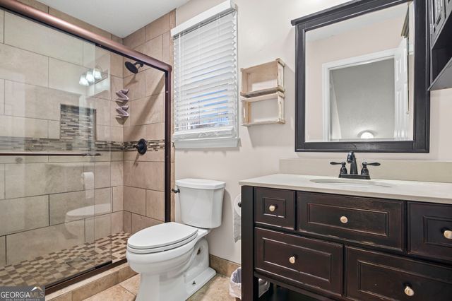 8 Cameron Street, Moreland, GA 30259