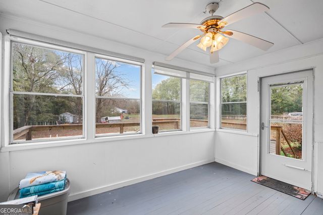 8 Cameron Street, Moreland, GA 30259