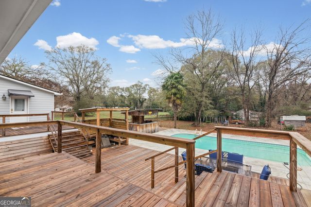 8 Cameron Street, Moreland, GA 30259