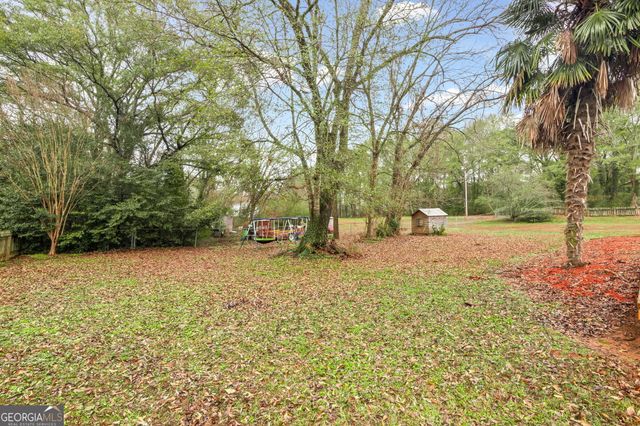8 Cameron Street, Moreland, GA 30259