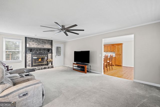 8 Cameron Street, Moreland, GA 30259