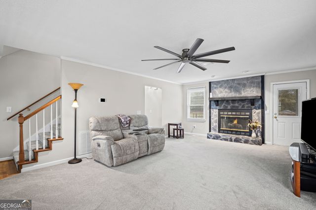 8 Cameron Street, Moreland, GA 30259