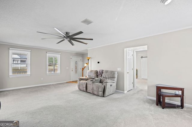 8 Cameron Street, Moreland, GA 30259