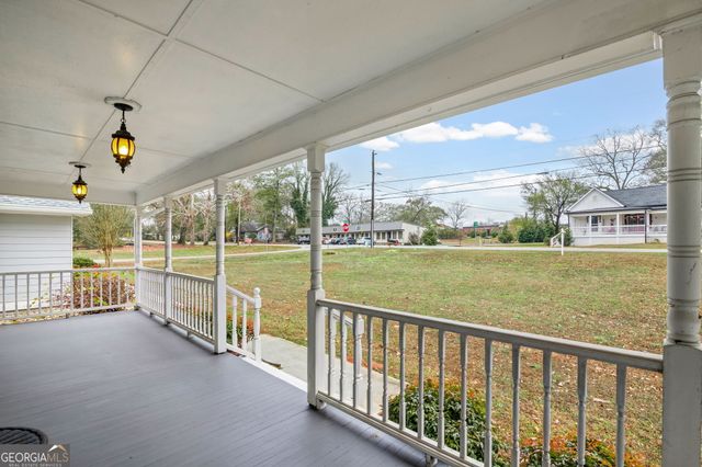 8 Cameron Street, Moreland, GA 30259