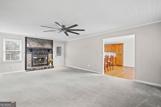 8 Cameron Street, Moreland, GA 30259