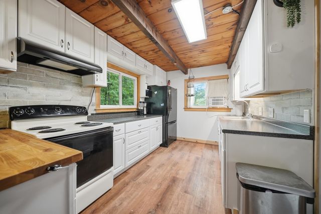 26 Bobolink Lane, Hillsborough, NH 03244