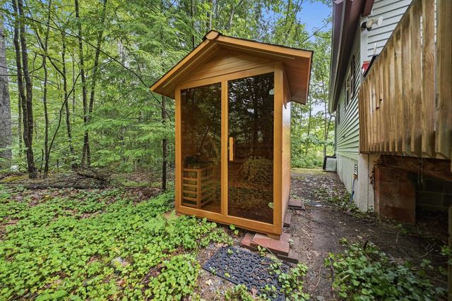 26 Bobolink Lane, Hillsborough, NH 03244