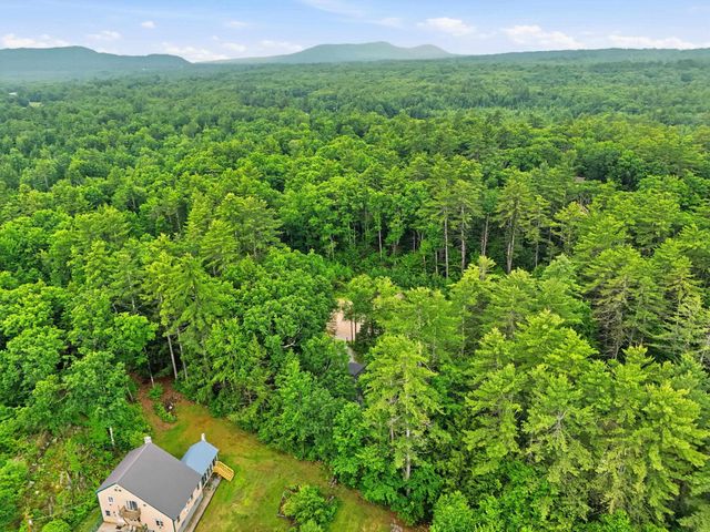 26 Bobolink Lane, Hillsborough, NH 03244