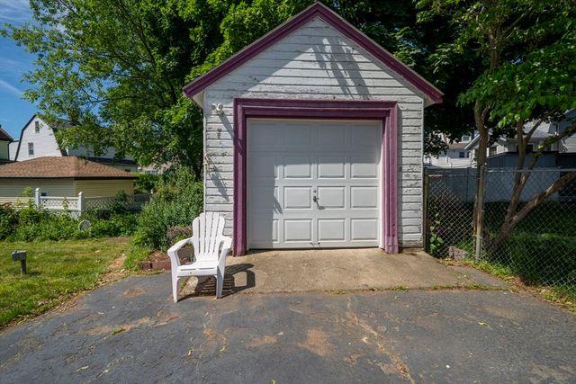 40 Carter Rd, Lynn, MA 01904