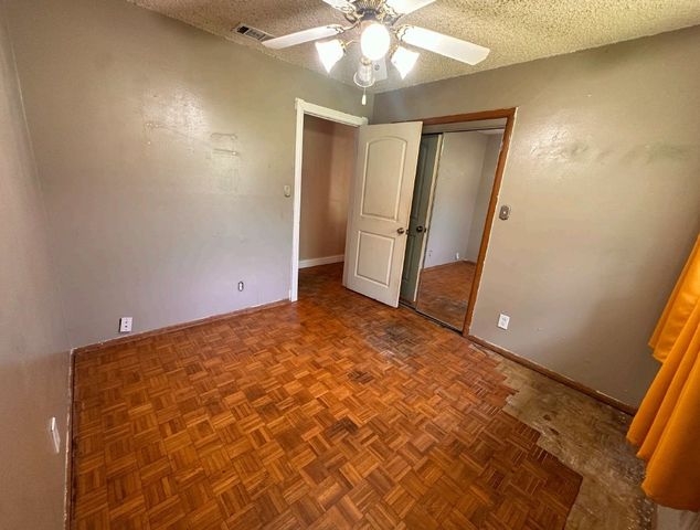 738 Cindy Lane, Grand Prairie, TX 75052