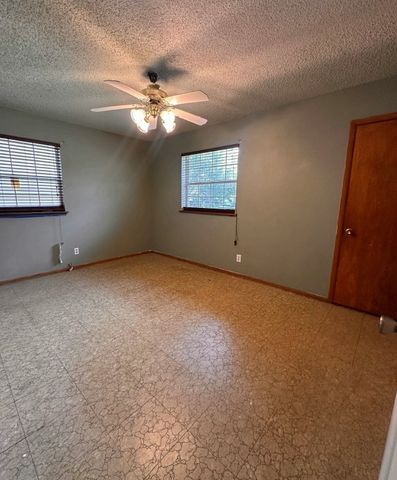 738 Cindy Lane, Grand Prairie, TX 75052