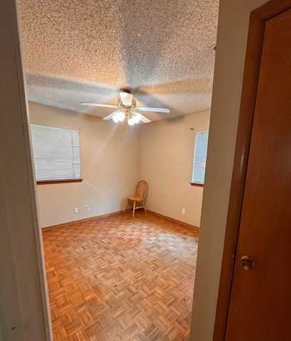 738 Cindy Lane, Grand Prairie, TX 75052
