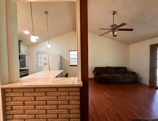 738 Cindy Lane, Grand Prairie, TX 75052