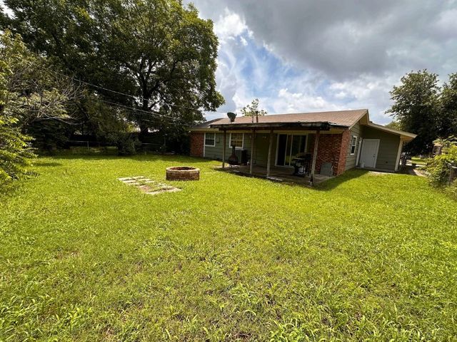 738 Cindy Lane, Grand Prairie, TX 75052