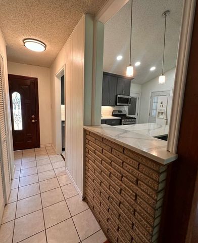738 Cindy Lane, Grand Prairie, TX 75052