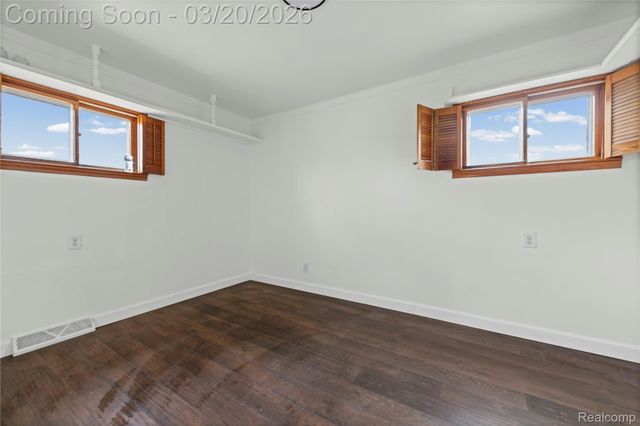 11033 Continental Avenue, Warren, MI 48089