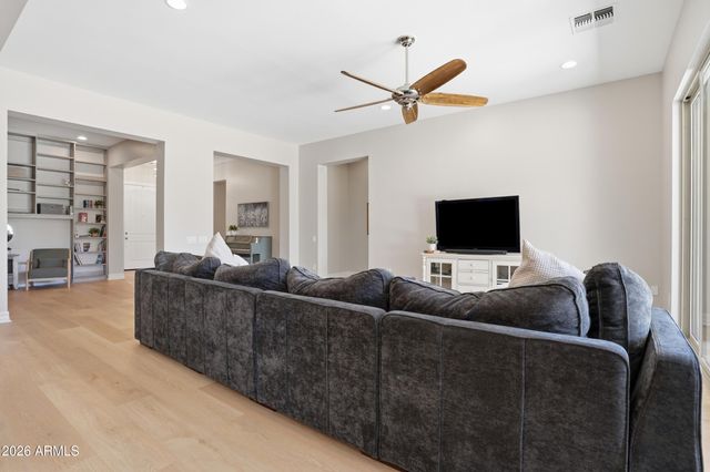 4857 S QUANTUM Way, Mesa, AZ 85212