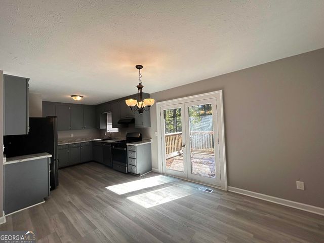 8937 Tweeddale Drive, Winston, GA 30187