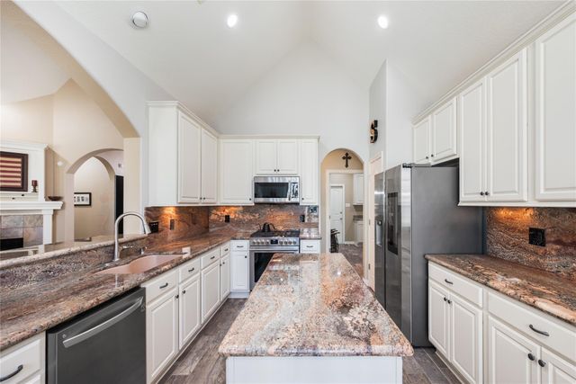 7107 Nickaburr Creek Drive, Magnolia, TX 77354
