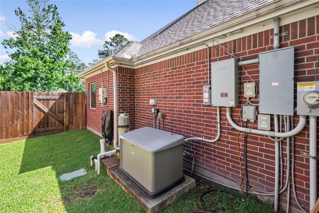7107 Nickaburr Creek Drive, Magnolia, TX 77354