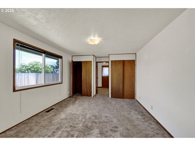 1425 TANEY St, Eugene, OR 97402