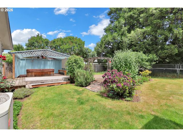 1425 TANEY St, Eugene, OR 97402
