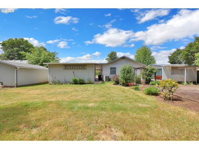 1425 TANEY St, Eugene, OR 97402