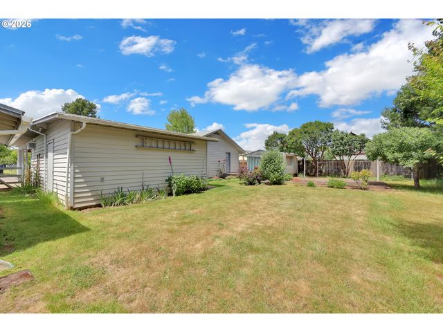 1425 TANEY St, Eugene, OR 97402