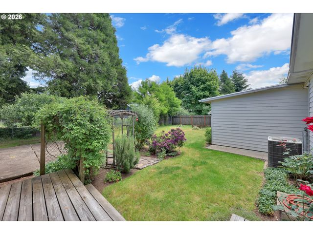 1425 TANEY St, Eugene, OR 97402