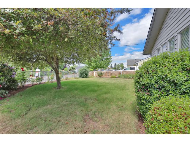 1425 TANEY St, Eugene, OR 97402